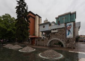 Santa Teresa de Calcuta: La Madre de los Pobres que Amó en la Oscuridad