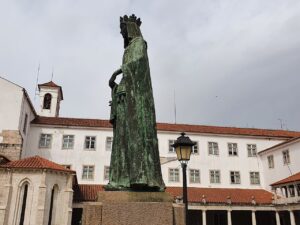 Santa Isabel de Portugal: la Reina Santa de la paz